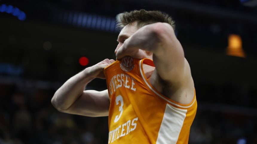 Dalton Knecht's huge day can't quite carry Tennessee past Zach Edey and Purdue