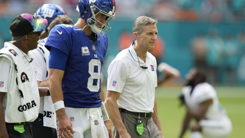 Daniel Jones knocked out of Giants' loss at Miami, adding to New York's season-opening woes