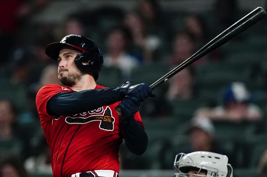 D'Arnaud hits 2 of Braves' 5 homers in 8-1 win over Marlins