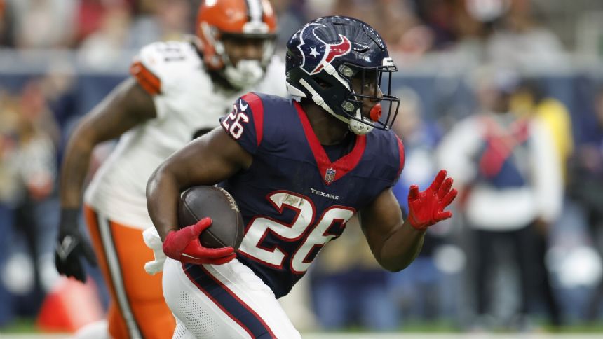 Devin Singletary shrugs off comparisons to Saquon Barkley after joining the Giants