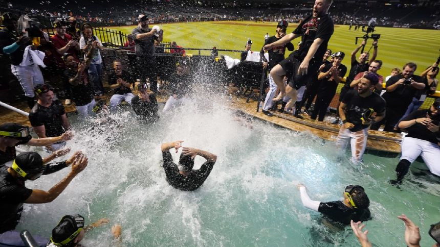 Diamondbacks GM Mike Hazen has new contract through 2028, AP source says