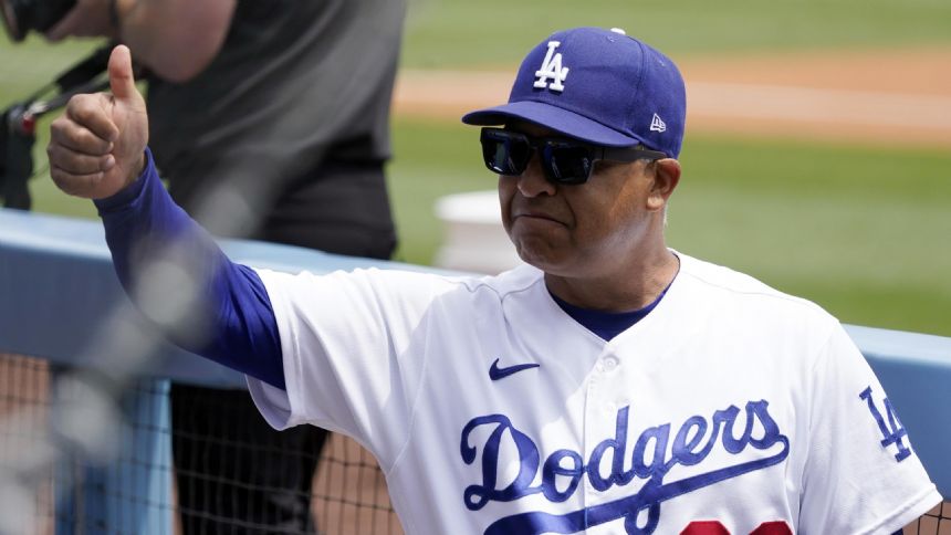 Dodgers' Roberts misses game to attend daughter's graduation
