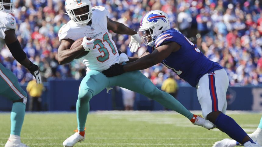 Dolphins' high-powered offense stalls in Miami's latest letdown at Buffalo