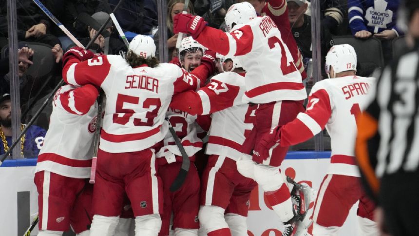 Dylan Larkin scores power-play goal in OT to give Red Wings 5-4 win over Maple Leafs