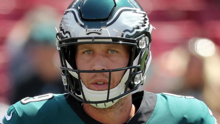 Eagles, Nick Foles explored 2022 reunion before QB signed with Colts, per report