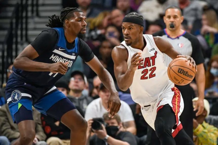 Edwards leads Wolves to 5th straight win, 113-101 over Heat