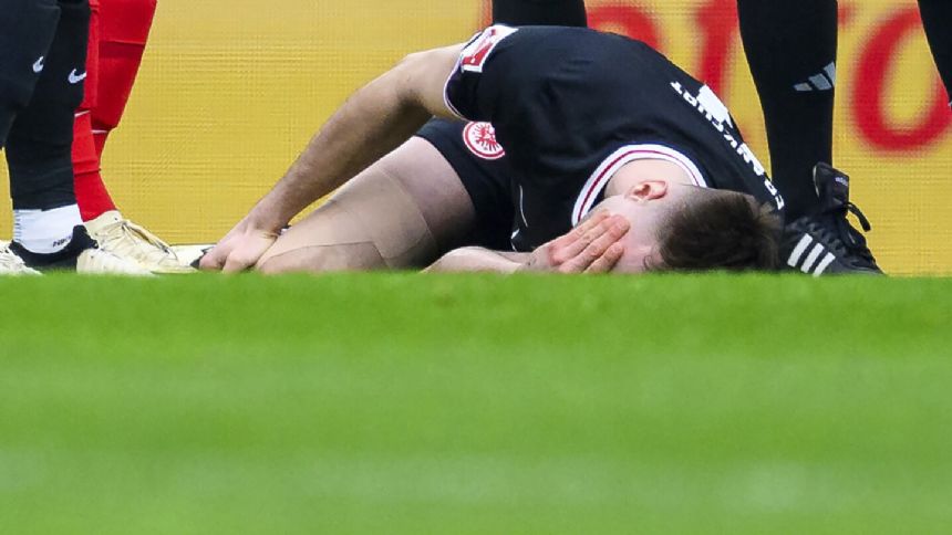 Eintracht Frankfurt forward Kalajdzic out with ACL tear for 3rd time in 5 years