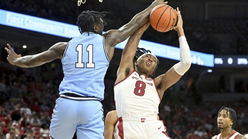 Ellis has big 2nd half as No. 14 Arkansas holds off Old Dominion 86-77