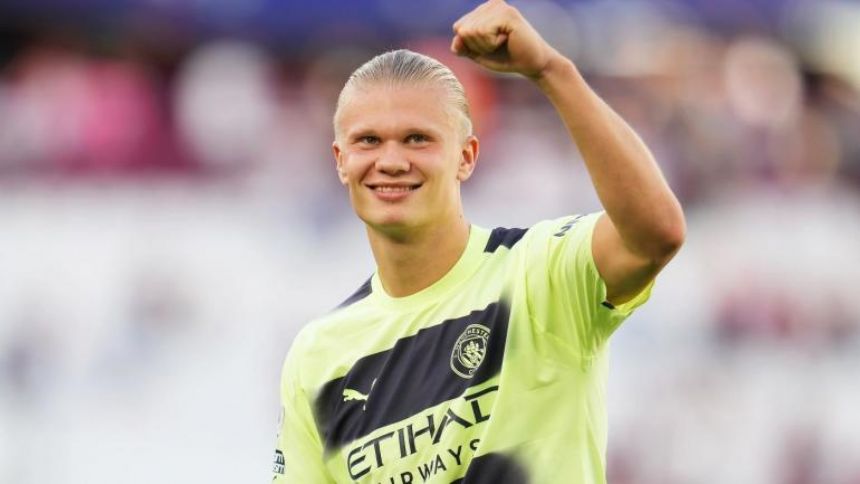 Erling Haaland arrives in style with brace as Manchester City beat West Ham in Premier League opener