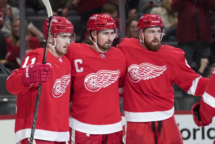 Erne snaps tie, Red Wings beat Blues 4-2 to stop 4-game skid