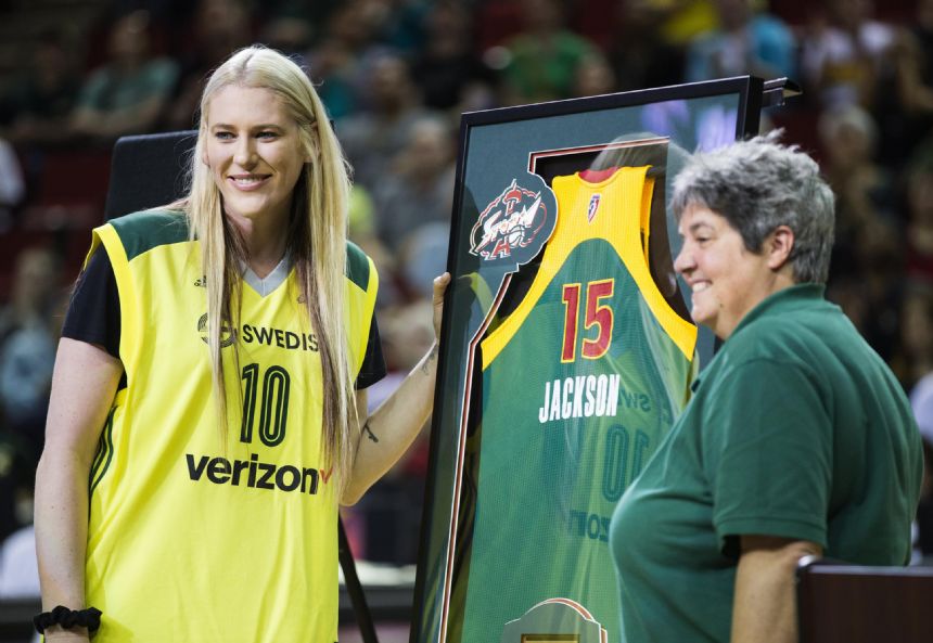 Ex-WNBA star Lauren Jackson savors each day of her comeback