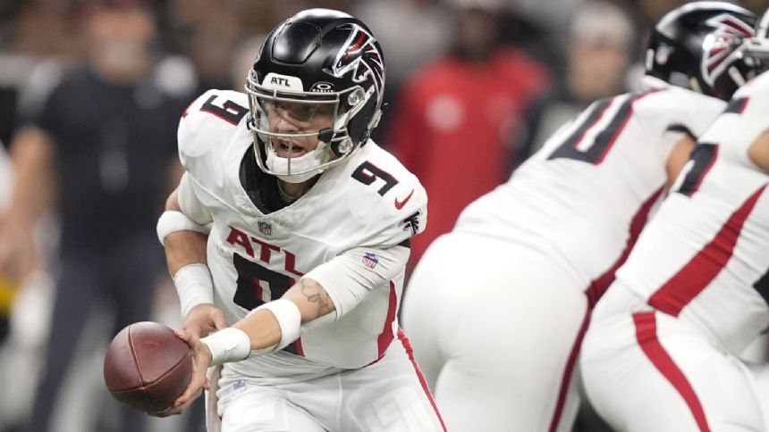 Falcons trade former starting QB Ridder to Cardinals for WR Moore