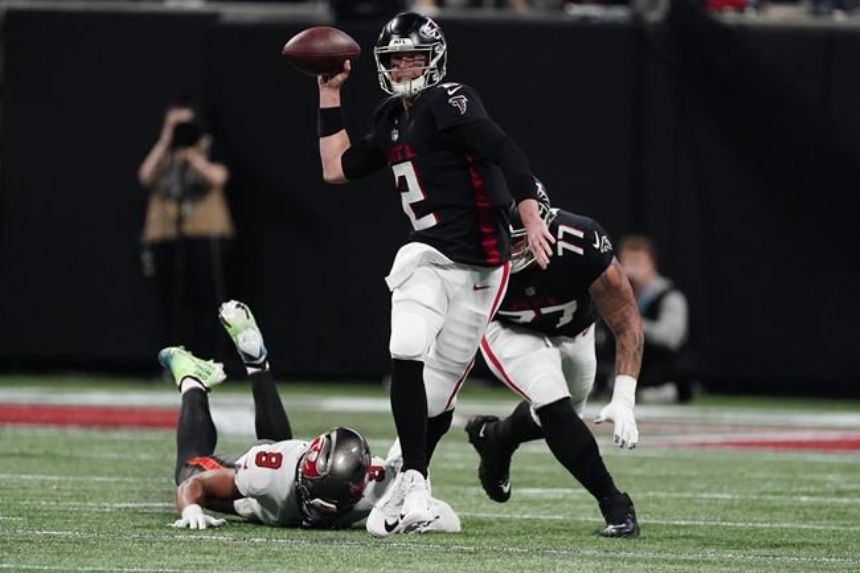 Falcons waste solid rushing performance during loss to Bucs