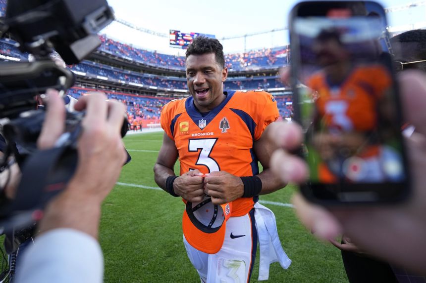 Fans prove timely, assist Broncos with play-clock countdown