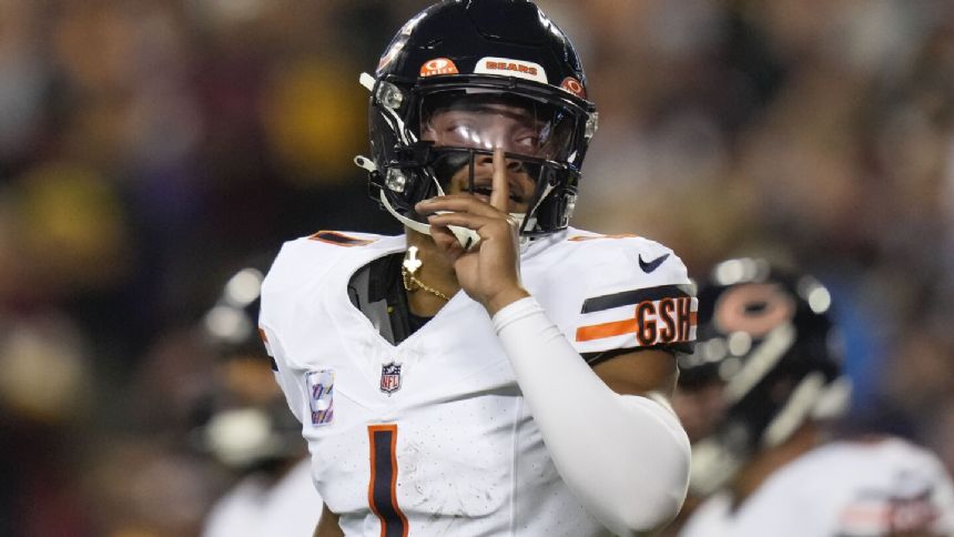 Fields and Moore lead the Bears to their first win of the season, 40-20 over the Commanders