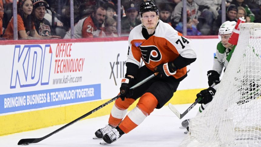 Flyers sign Owen Tippett to an 8-year, $49.6 million extension, AP source says