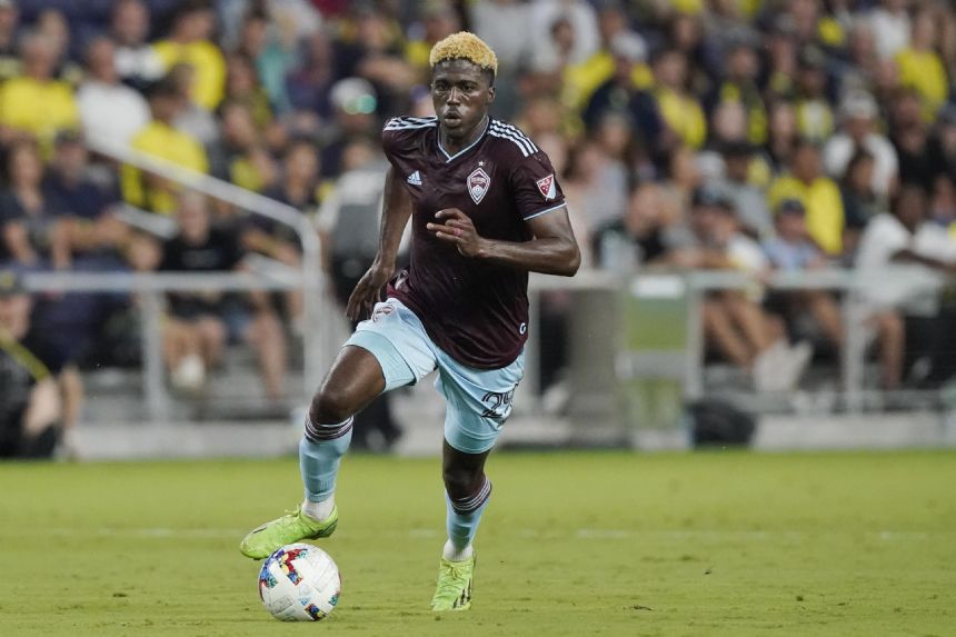 Forward Gyasi Zardes signs 3-year deal with MLS's Austin