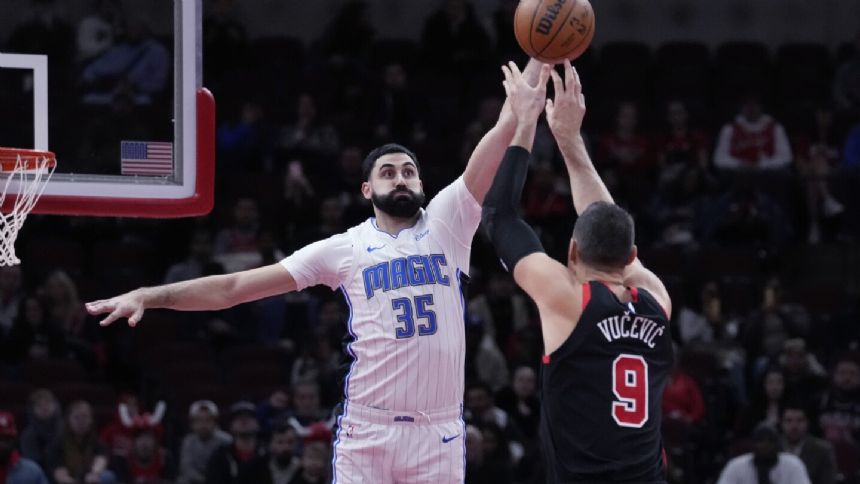 Franz Wagner scores 21 as Magic beat Bulls 103-97 after blowing another 19-point lead