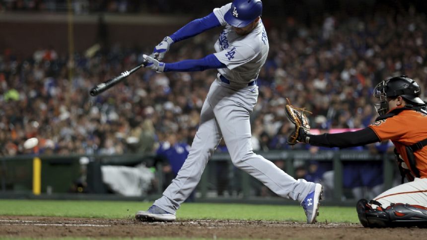 Freddie Freeman hits 59th double of season in Dodgers' 6-2 win over Giants