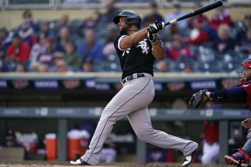 Free agent slugger Jose Abreu signs 3-year deal with Astros