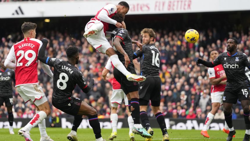 Gabriel helps Arsenal end 3-game losing streak with its 5-0 win over Crystal Palace