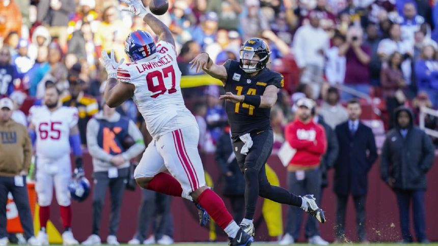 Giants defensive tackle Dexter Lawrence inactive against Patriots with hamstring injury