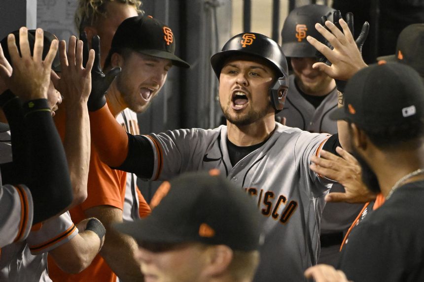 Giants hit 5 HRs, beat Dodgers 7-4 to snap 8-game skid vs LA