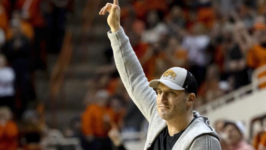 Green Bay's Doug Gottlieb believes he can balance his new coaching job with his national radio show