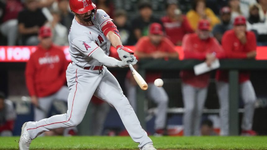 Grichuk has RBI single to key Angels' three-run 10th in 8-5 win over Mariners