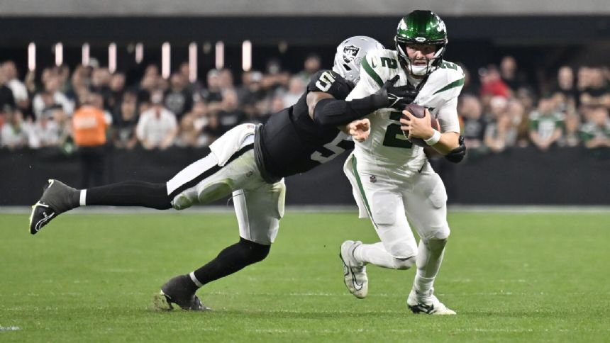 Hackett and the Jets' offense are still trying to solve the issues causing their struggles