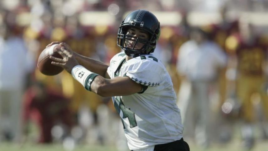 Hawaii hires Timmy Chang: Rainbow Warriors turn to former QB after negotiations with June Jones  break down