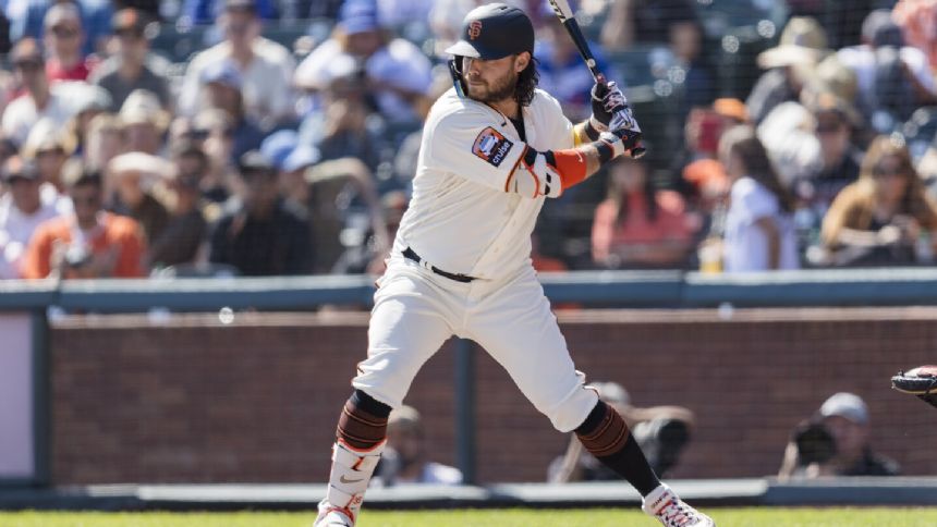 Hernandez hits three-run homer as Dodgers beat Giants 5-2 in Crawford's likely final game
