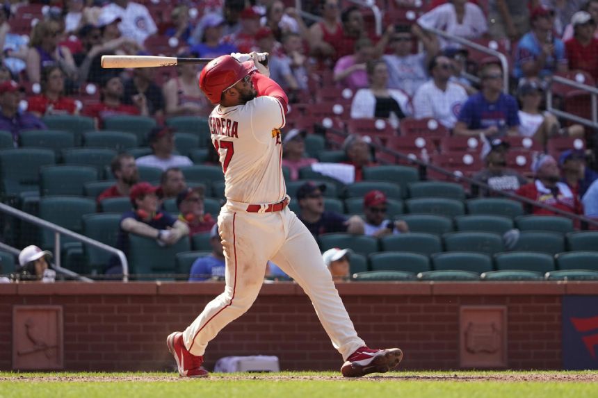 Herrera's 8th inning sac fly helps Cardinals beat Cubs 5-3