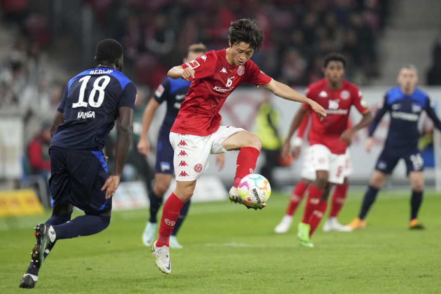 Hertha Berlin concedes last-gasp goal to draw 1-1 in Mainz