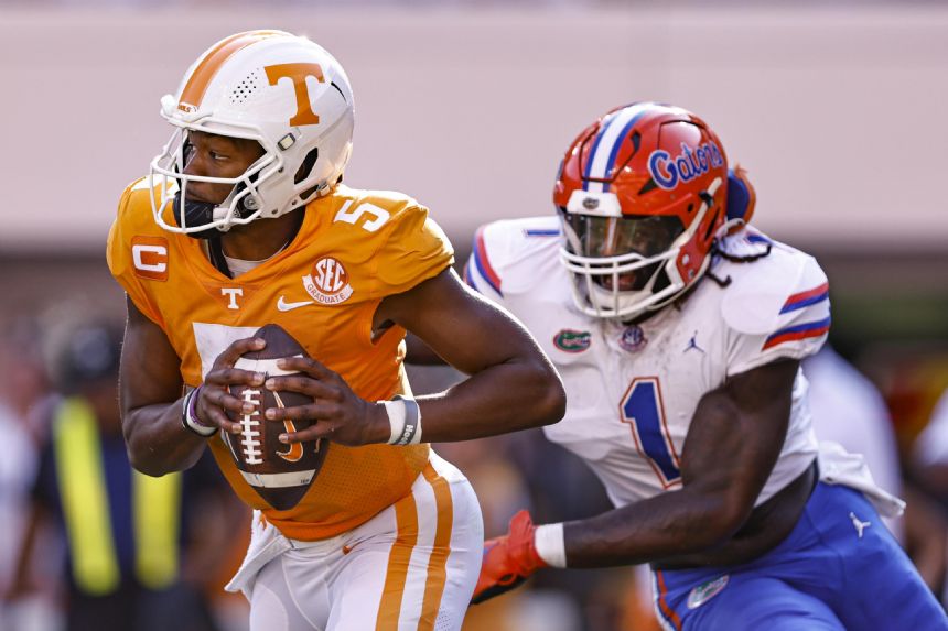 Hooker sparks No. 11 Tennessee over No. 20 Florida, 38-33