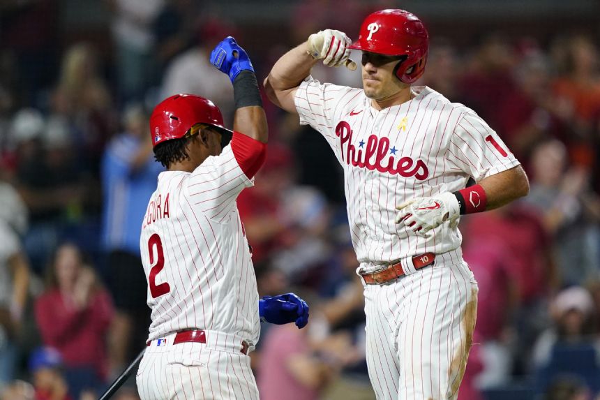 Hoskins, Realmuto homer to power Phillies past Nationals 5-3