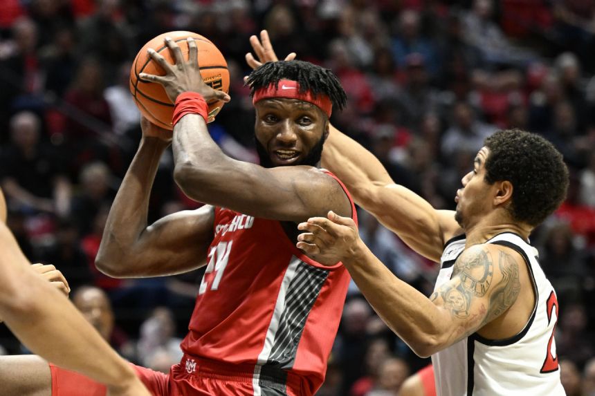 House scores 29, Lobos beat No. 23 San Diego State 76-67