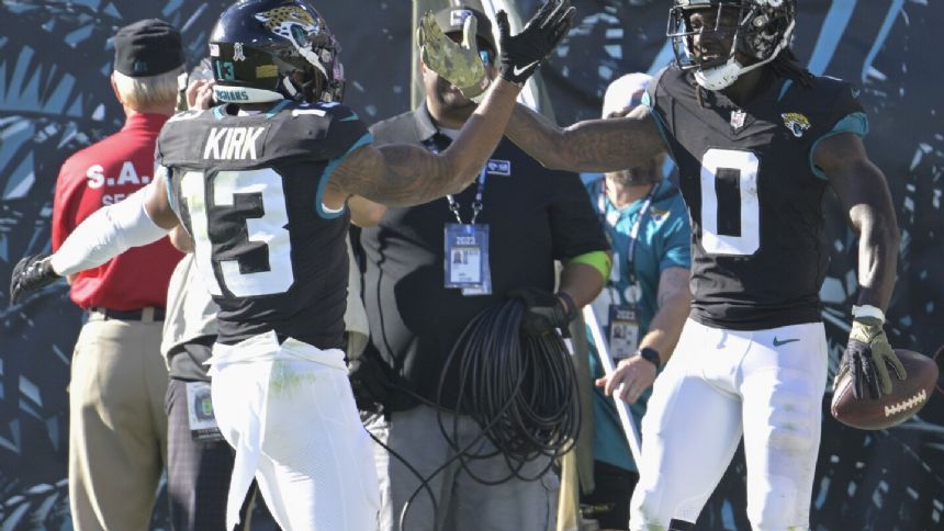 Jaguars bounce back from embarrassing loss with 34-14 drubbing of AFC South rival Titans