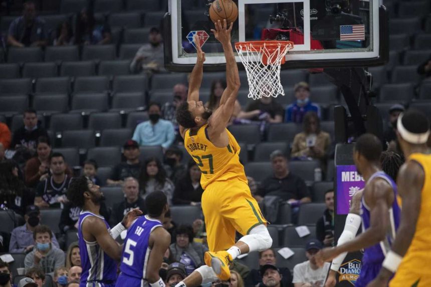 Jazz roll to another blowout, rout Kings 123-105