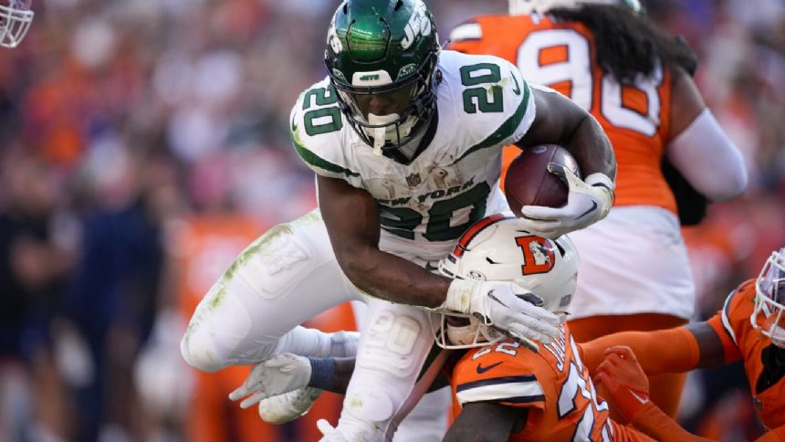 Jets rally past Broncos 31-21 with long TD from Breece Hall and scoop-and-score from Bryce Hall