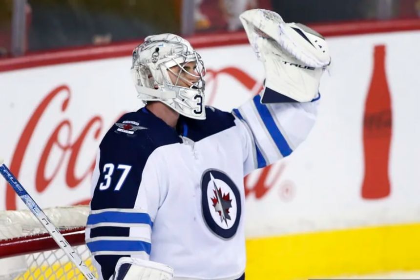 Jets snap five-game losing streak behind Connor's two goals