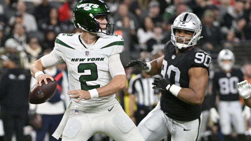 Jets' touchdown drought up to 36 drives as they lose to Raiders, 16-12