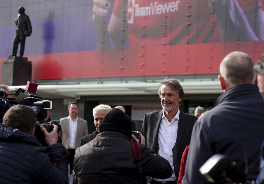 Jim Ratcliffe jets in for Manchester United buyout talks