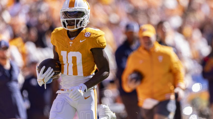 Joe Milton has hand in 3 first-half touchdowns, No. 19 Vols' defense scores 3 times in rout of UConn
