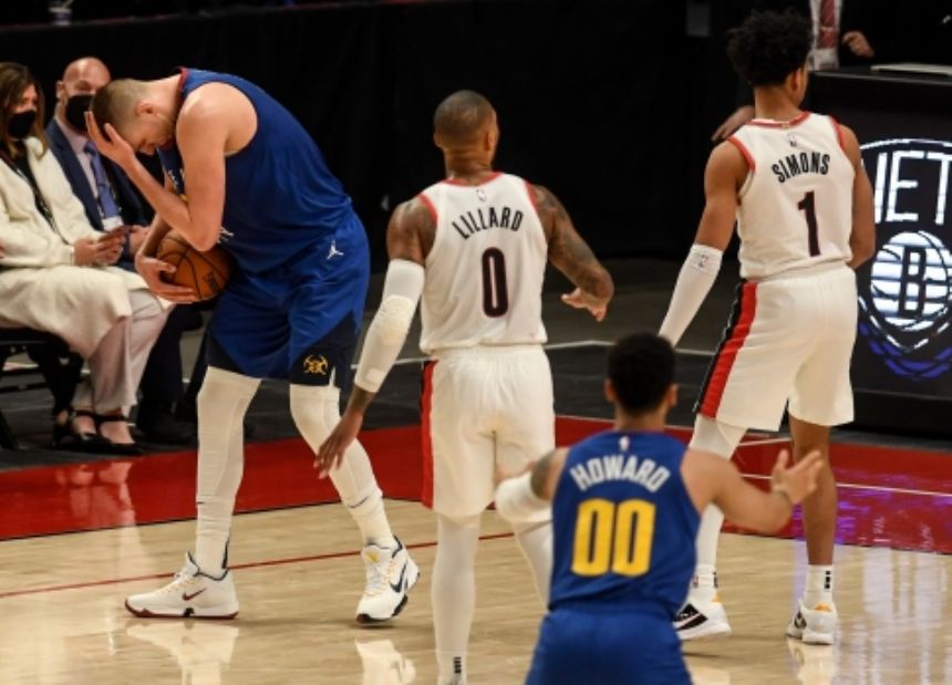 Jokic and the Nuggets face the Trail Blazers