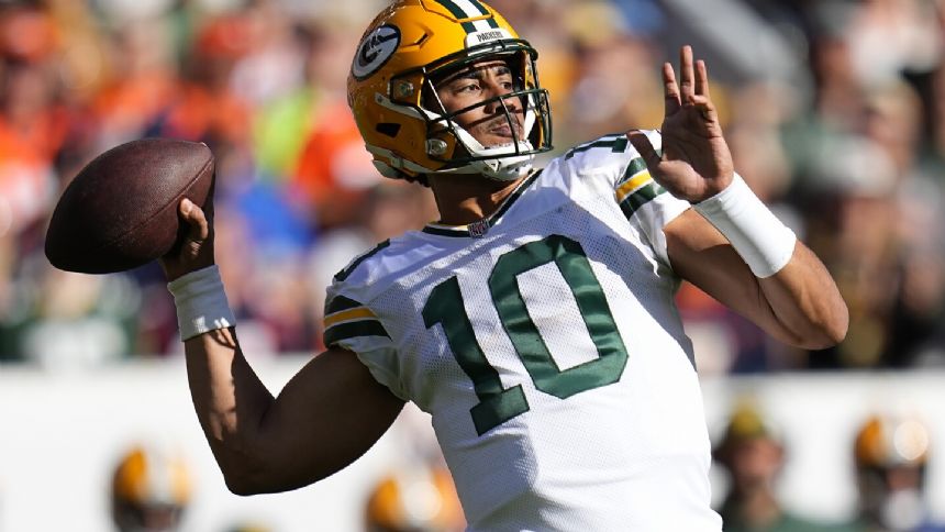 Jordan Love and the scuffling Packers offense struggle again early, can't catch up vs. Broncos