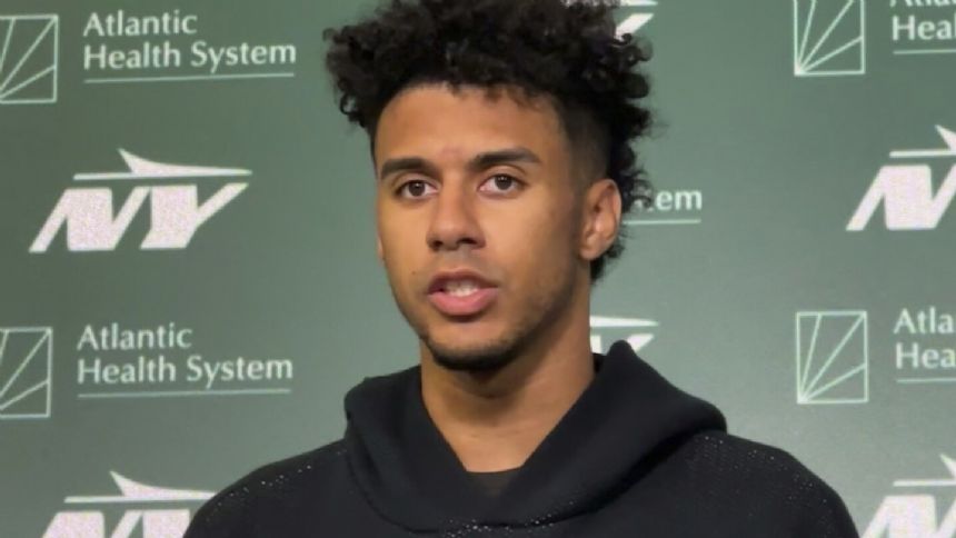 Jordan Travis has pondered someday replacing Aaron Rodgers. Health is focus now for Jets rookie QB