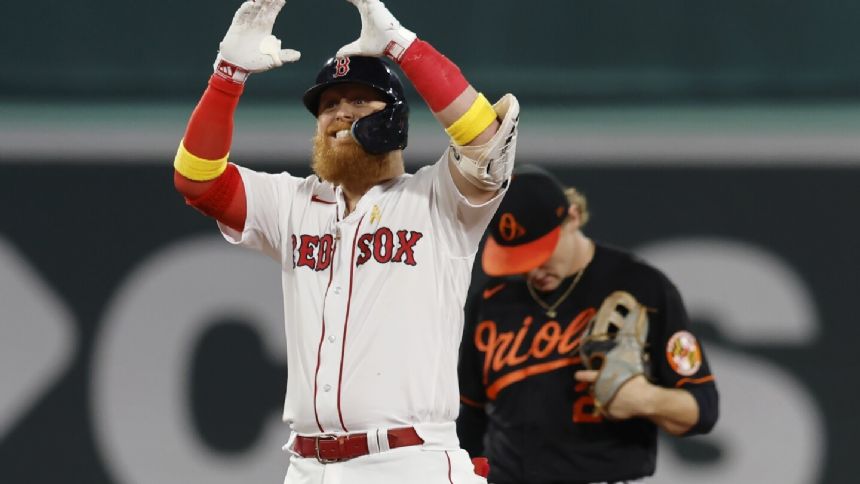 Justin Turner and Toronto Blue Jays agree to $13 million, 1-year contract, AP source says - Tuesday, January 30, 2024 - CapperTek