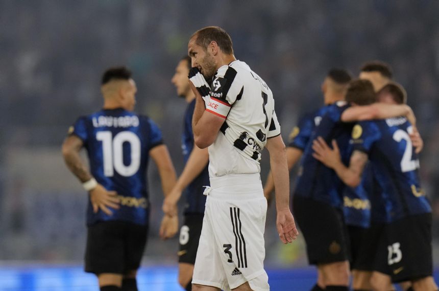 Juventus bids farewell to Chiellini and trophy-less season