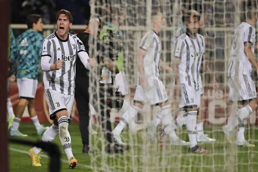 Juventus wins debut at Torino to relieve pressure on Allegri